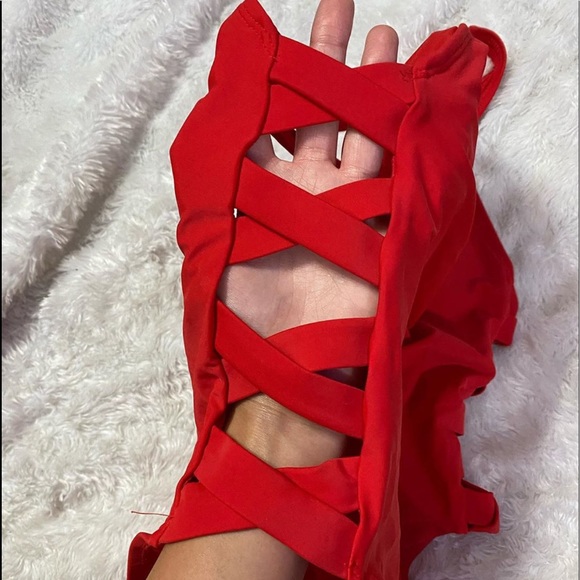 One piece - Picture 3 of 3